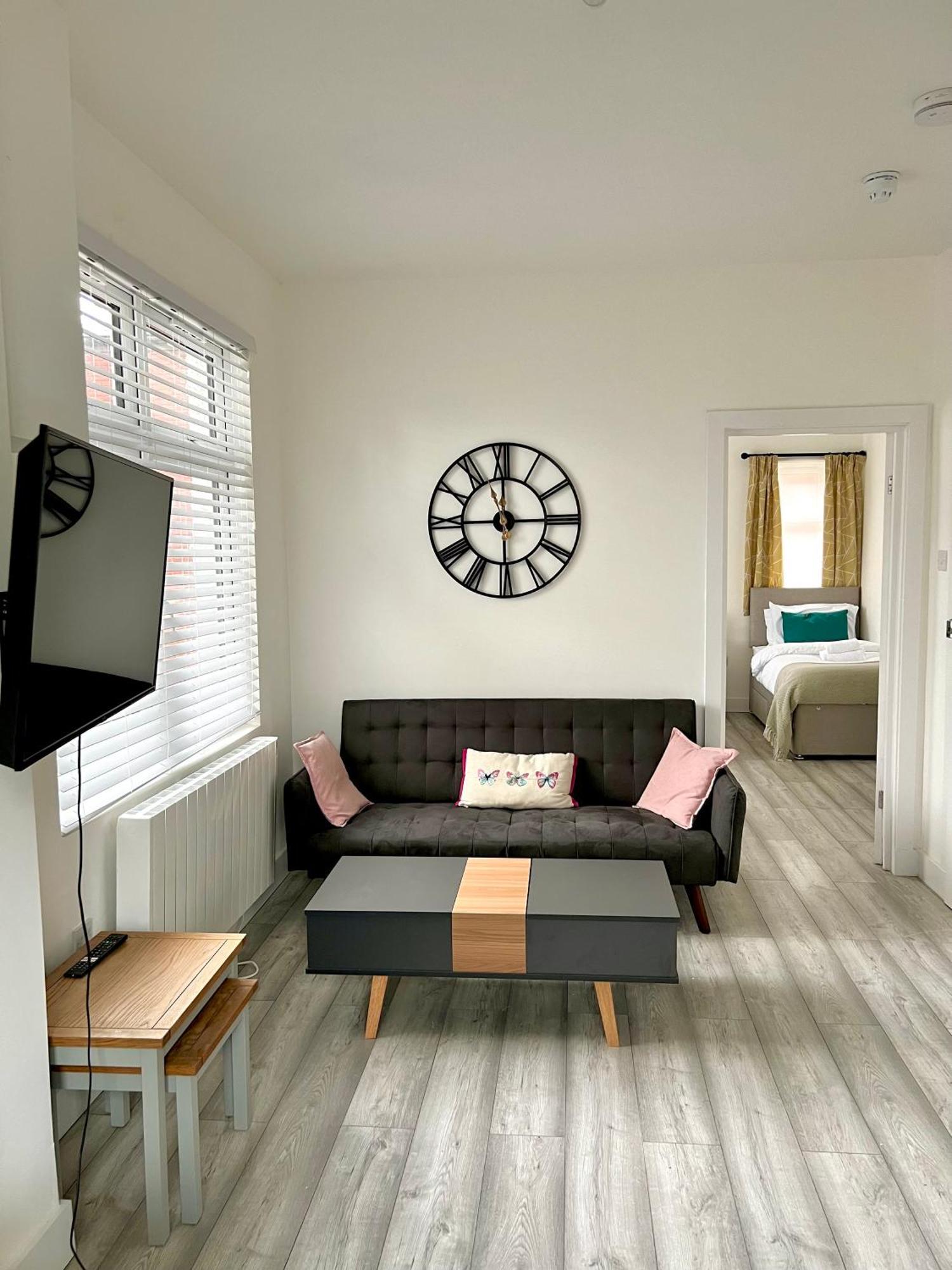 Luton Flat With Parking Apartment Luaran gambar